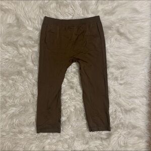 Brown capri leggings size small‎